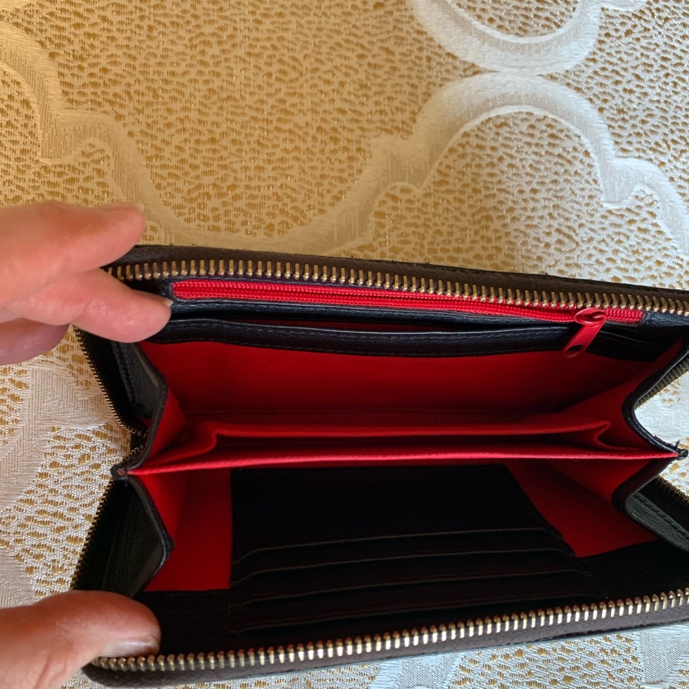 Dooney and Bourke clutch/wallet